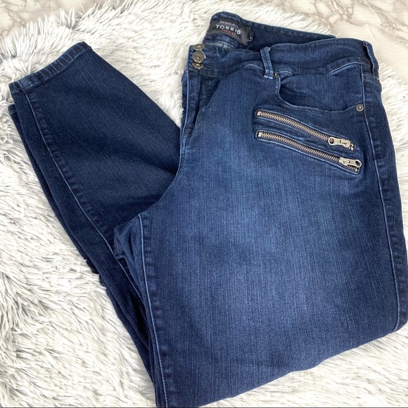 Torrid Premium Dark Wash Zipper Skinny Jegging Jeans EUC - Picture 6 of 10